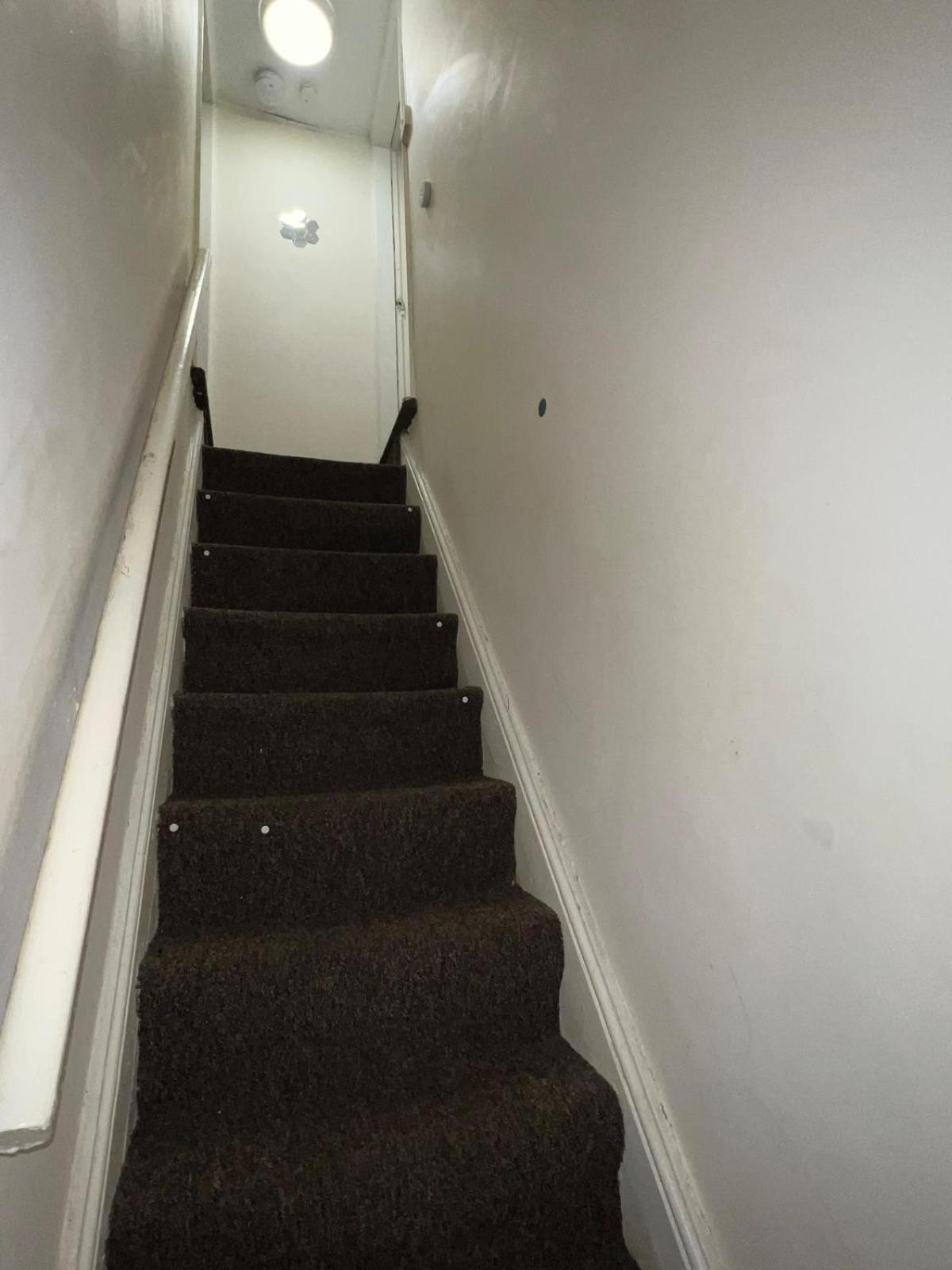 Lovely Room Within 5 Mins Walk To Stoke Train Station With Double And Single Room Bagian luar foto